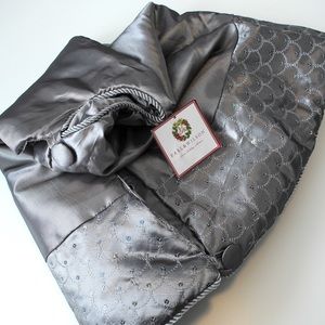 NWT Silver Christmas Tree Skirt